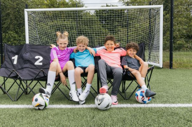 Guide til børnefodboldstøvler: Sikkerhed, komfort og de bedste valg